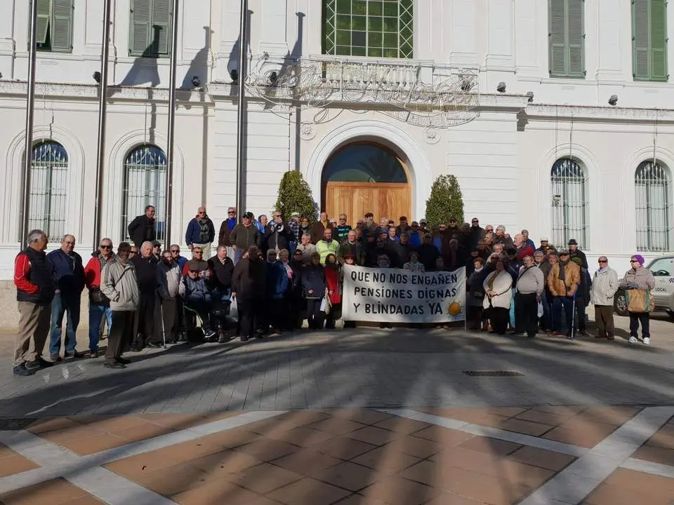 La foto de familia en Peral - B. G. S. 
