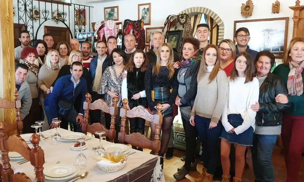 Participantes en el almuerzo-convivencia en la Venta El Raspa - A. I.
