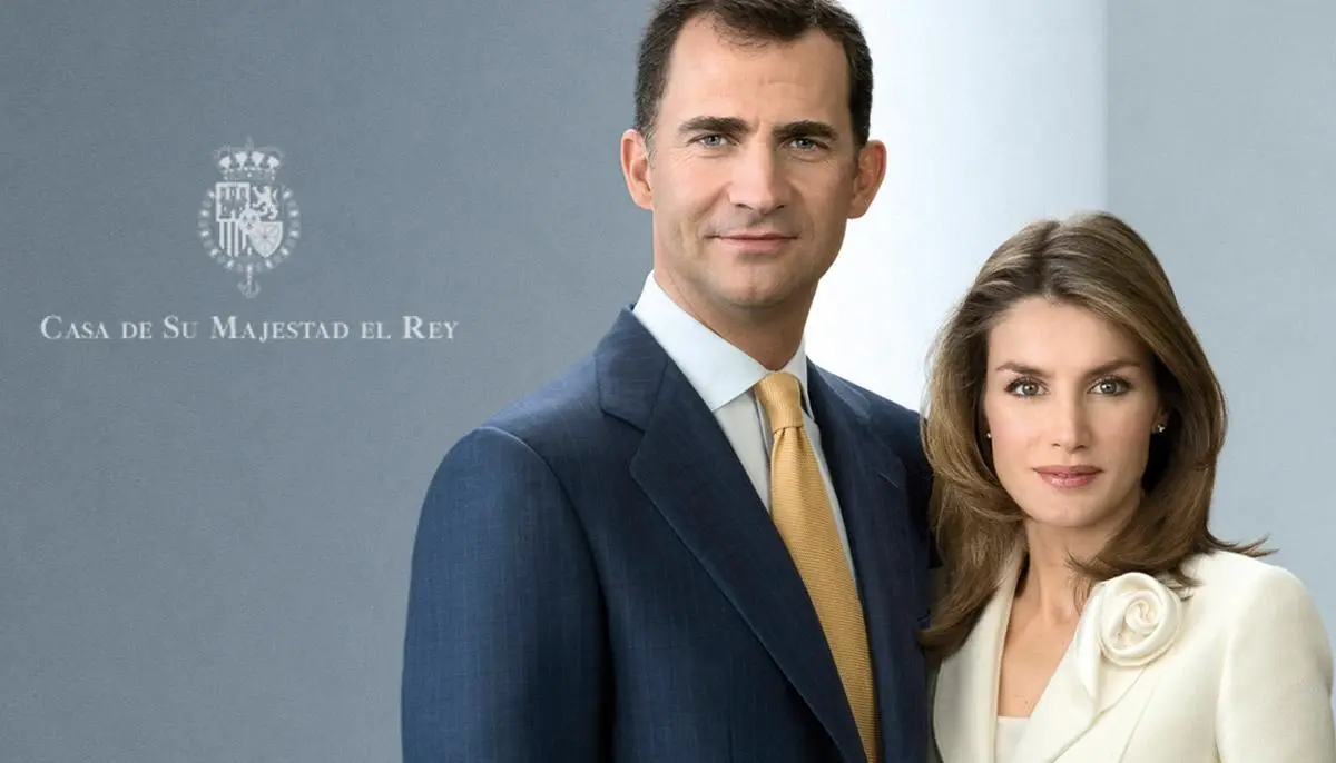 Sus Majestades los Reyes de Espa&ntilde;a. - Informaci&oacute;n.