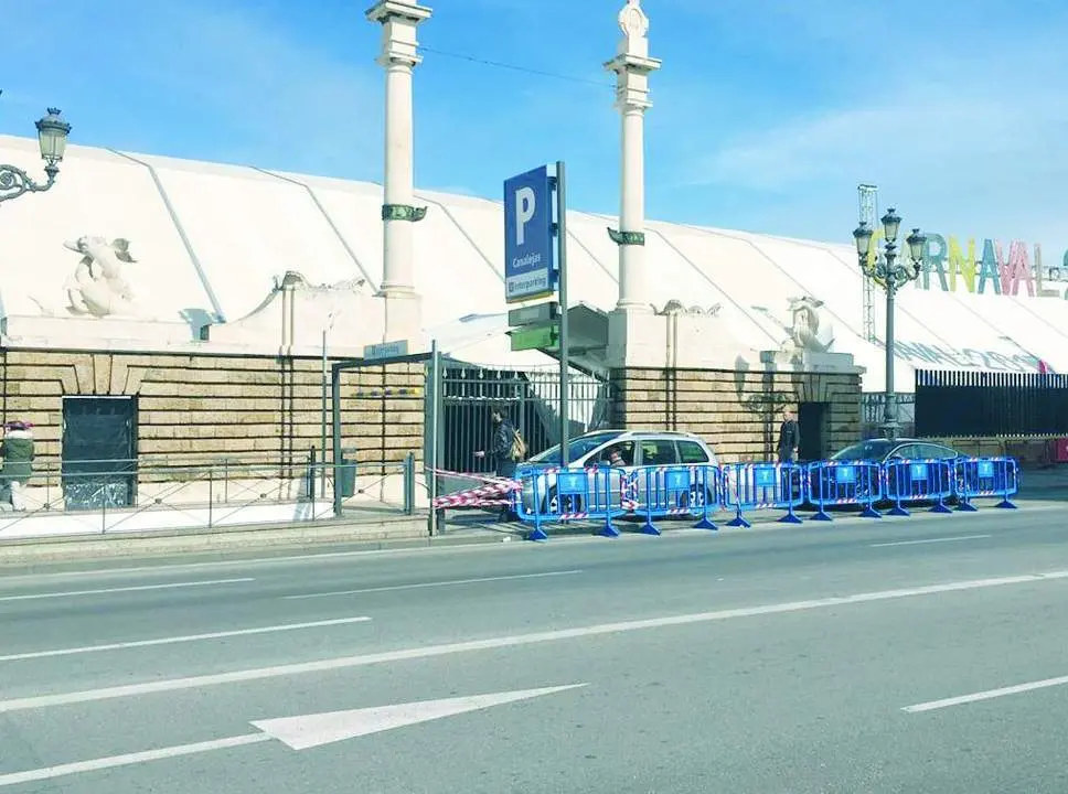 Carpa en el Muelle Ciudad. - JT