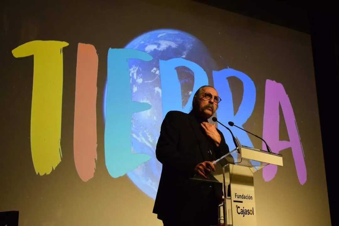 Pascual Gonz&aacute;lez durante la presentaci&oacute;n de 'Tierra' - Cedida