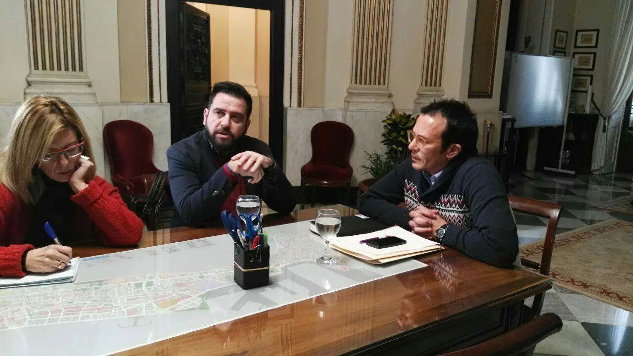 Reuni&oacute;n alcalde y Fran Gonz&aacute;lez (PSOE). - Viva