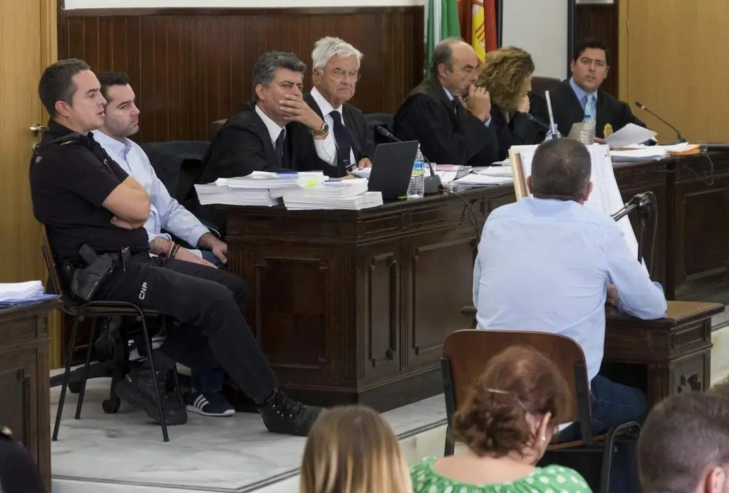 Un imagen del juicio por el doble crimen de Almonte. - EFE