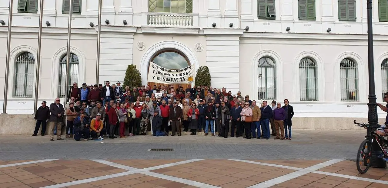 La foto de familia de los pensionistas - B. G. S. 