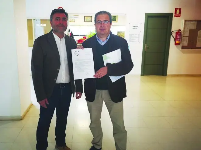 Entrega de la solicitud por parte del CET. - V.M.