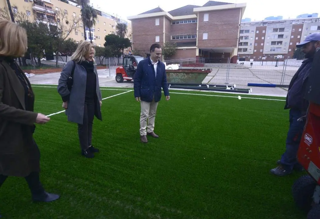 visita obra campo de futbol colegio Pinar Hondo. - AI