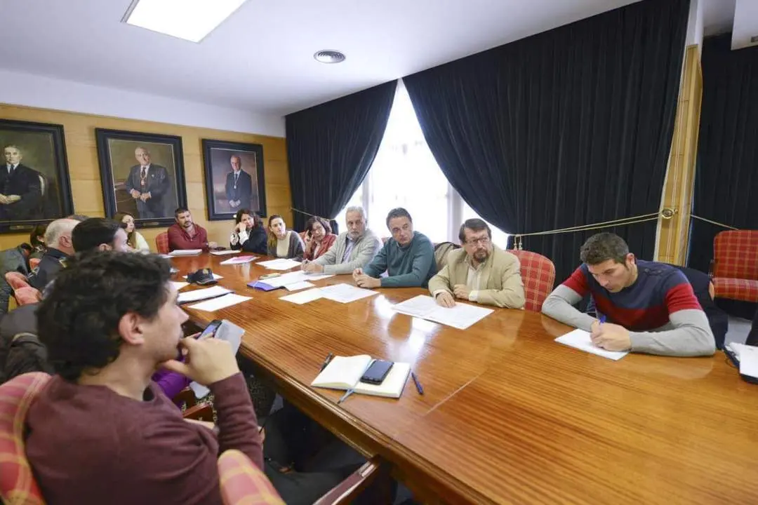 Comisi&oacute;n municipal de absentismo escolar. - ROHU