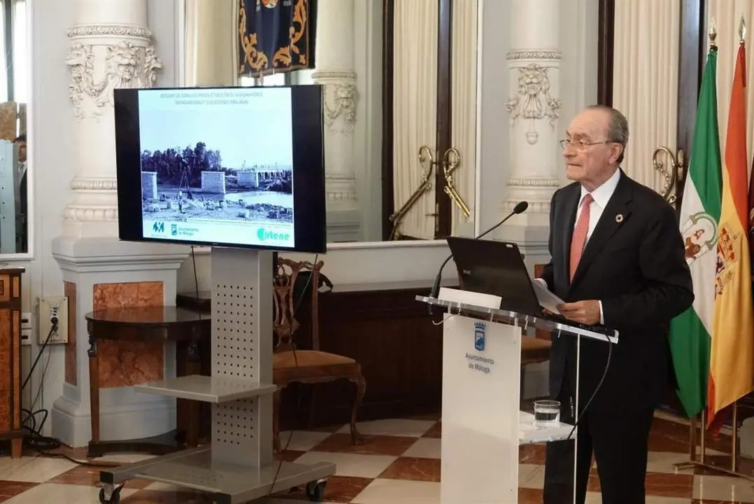 francisco de la torre, alcalde de m&aacute;laga, en le presentaci&oacute;n del estudio. - vm