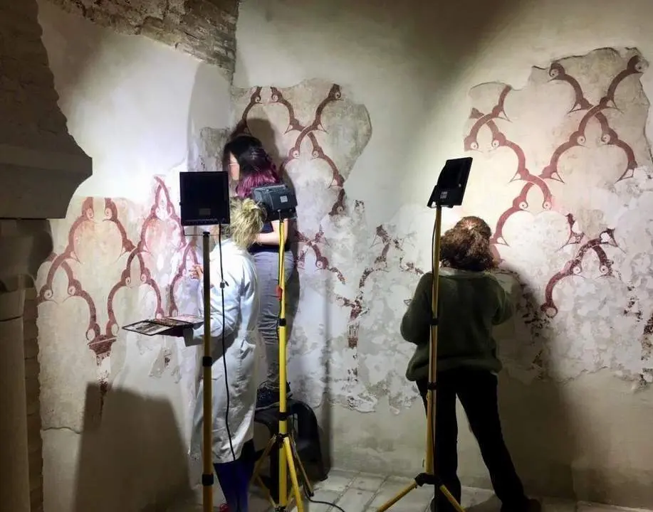 Restauraci&oacute;n de los ba&ntilde;os &aacute;rabes. - AI