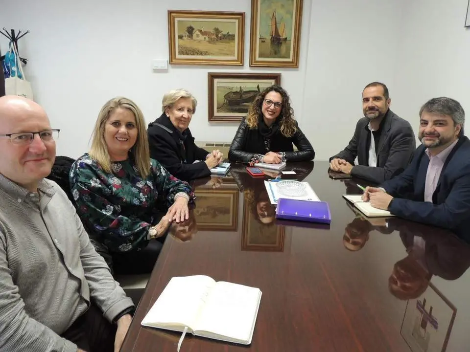 Reuni&oacute;n entre el Ayuntamiento de Huelva y Alcer Onuba. - VH