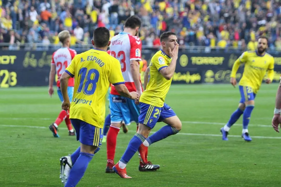 Manu Vallejo salva el empate para un C&aacute;diz CF desdibujado