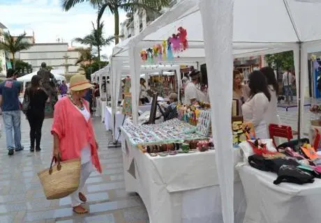 Mercado Atenea. - V.M.