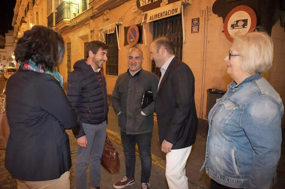 Recorrido con los vecinos. - PP