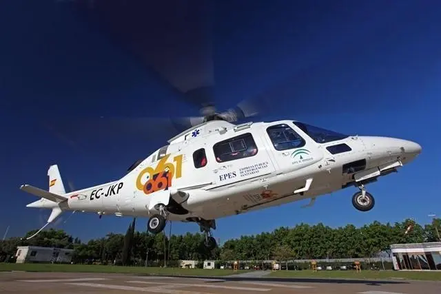 Un helic&oacute;ptero del 061 ha trasladado al herido al Virgen del Roc&iacute;o - Archivo