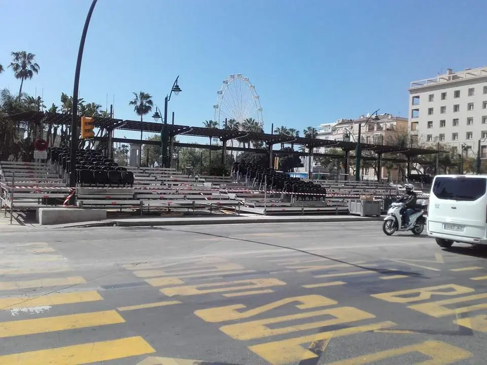 El montaje en la Plaza de la Marina. - JOTAD&Eacute;