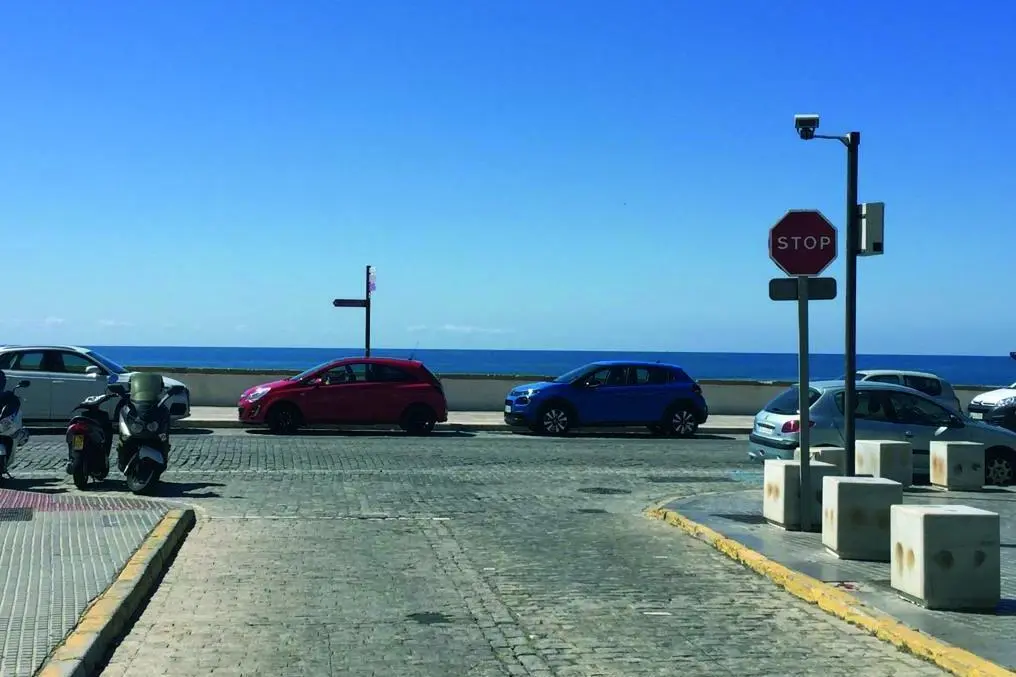 Acceso a la plaza Fray F&eacute;lix desde el Campo del Sur. - EC