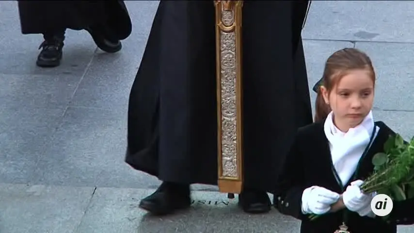 Sobriedad y silencio con el crucificado de San Francisco