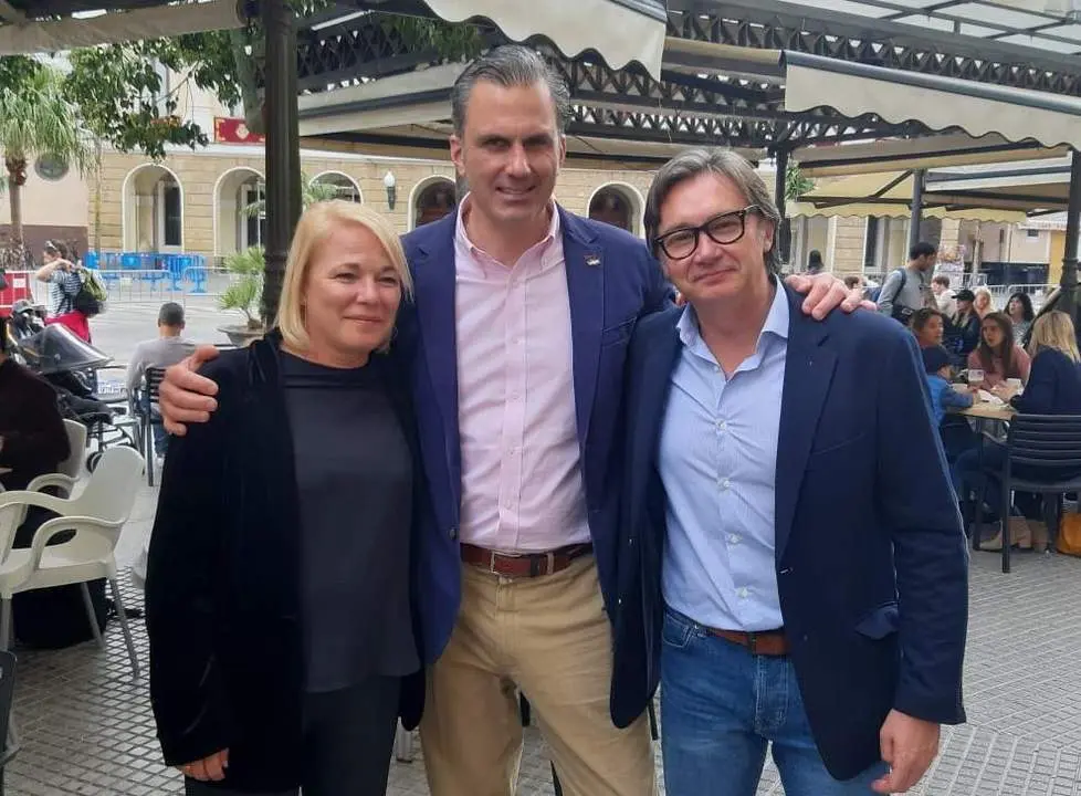 La candidata a la Alcald&iacute;a con Manuel Gavira y Ortega Smith. - Vox.