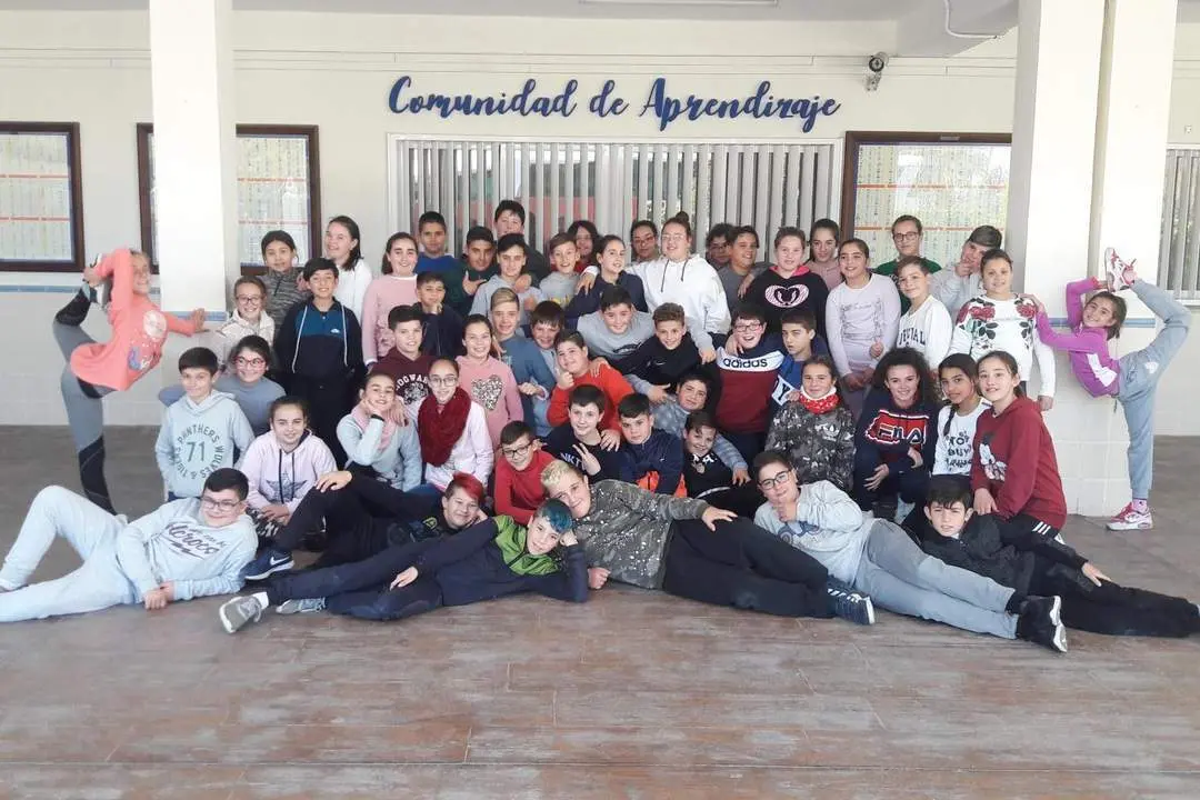Los alumnos que representaron al CEIP Maestra Caridad Ruiz y a Andaluc&iacute;a en Tenerife - A. I.