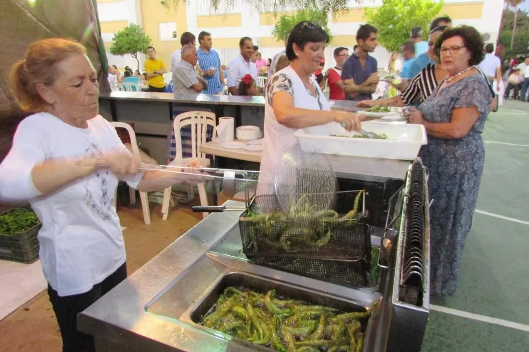 Degustaci&oacute;n de pimientos fritos en el CEIP Maestra Caridad Ruiz - Ra&uacute;l J. Bustillos