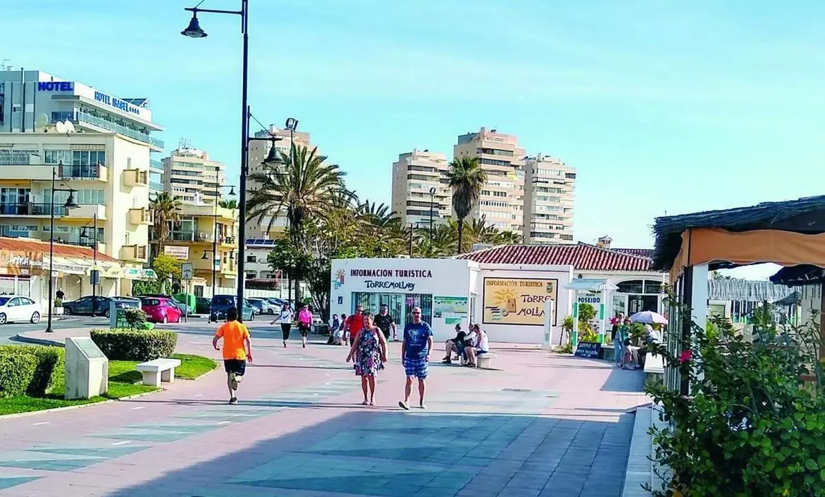 Paseo mar&iacute;timo de Torremolinos. - Sara L&aacute;zaro