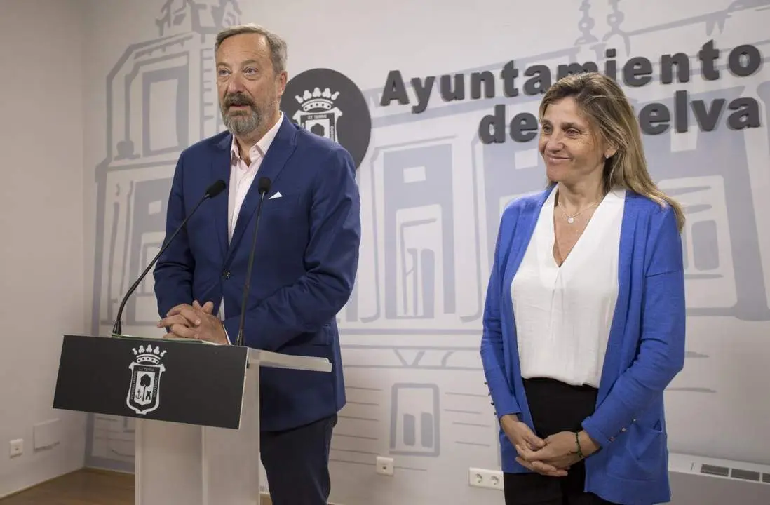 Manuel G&oacute;mez M&aacute;rquez y Mar&iacute;a Villadeamigo. - VH