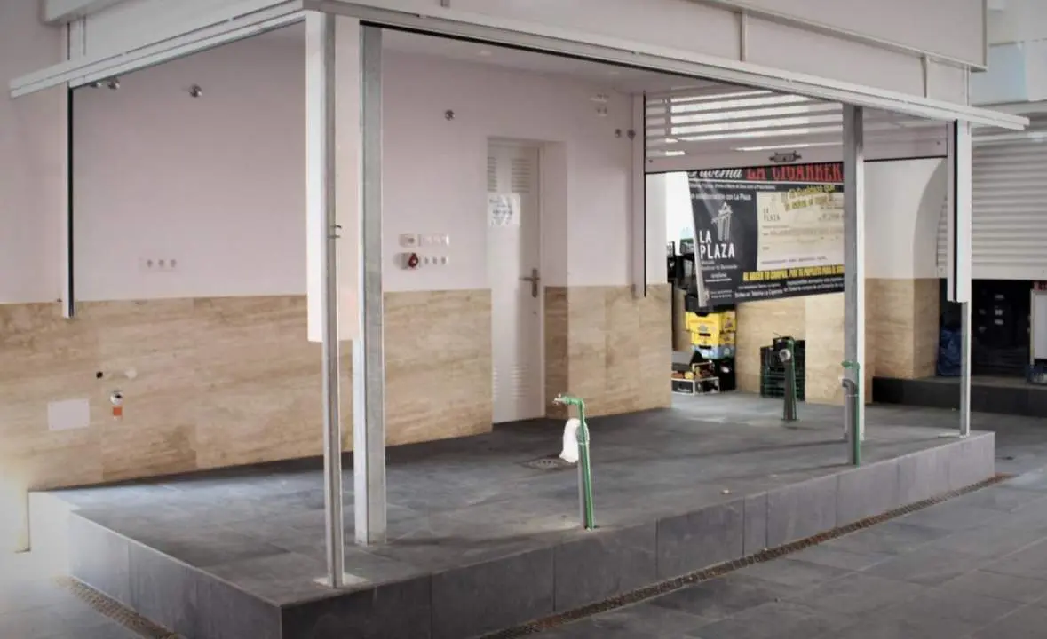 Puesto de cafeter&iacute;a en el mercado de abastos. - Informaci&oacute;n.
