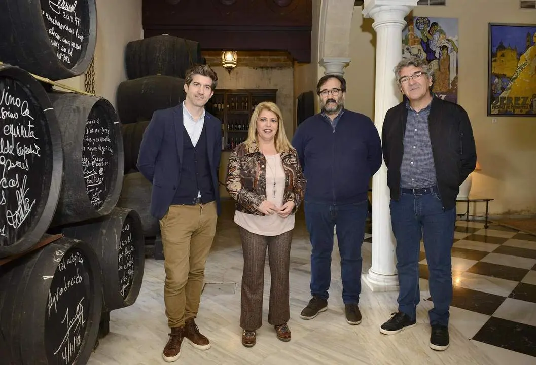 La alcaldesa con los productores de La Templanza - jerez.es