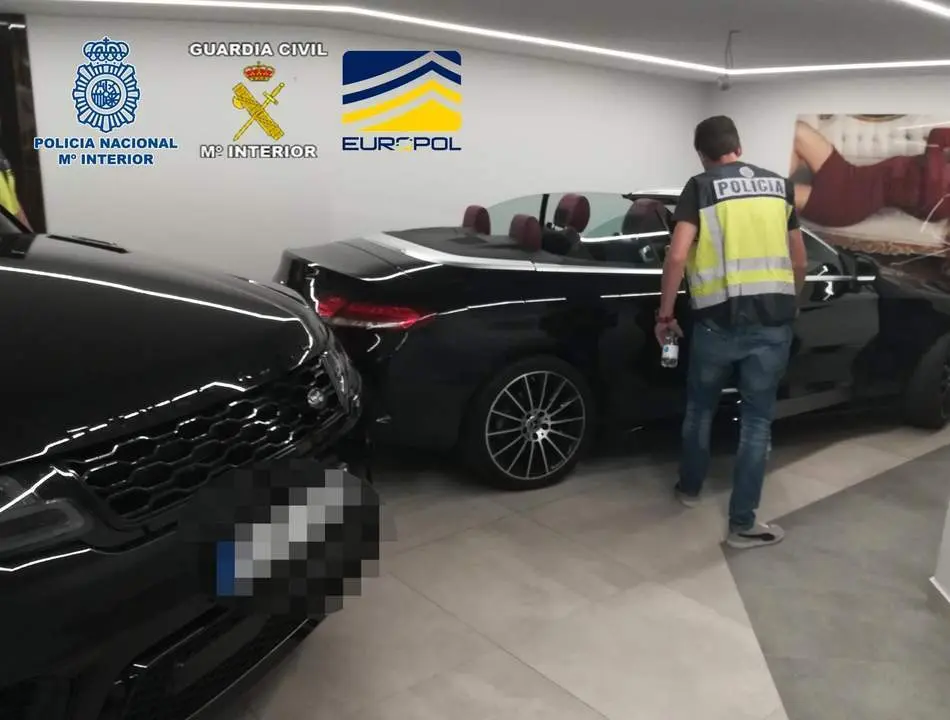 Operaci&oacute;n policial. - VH