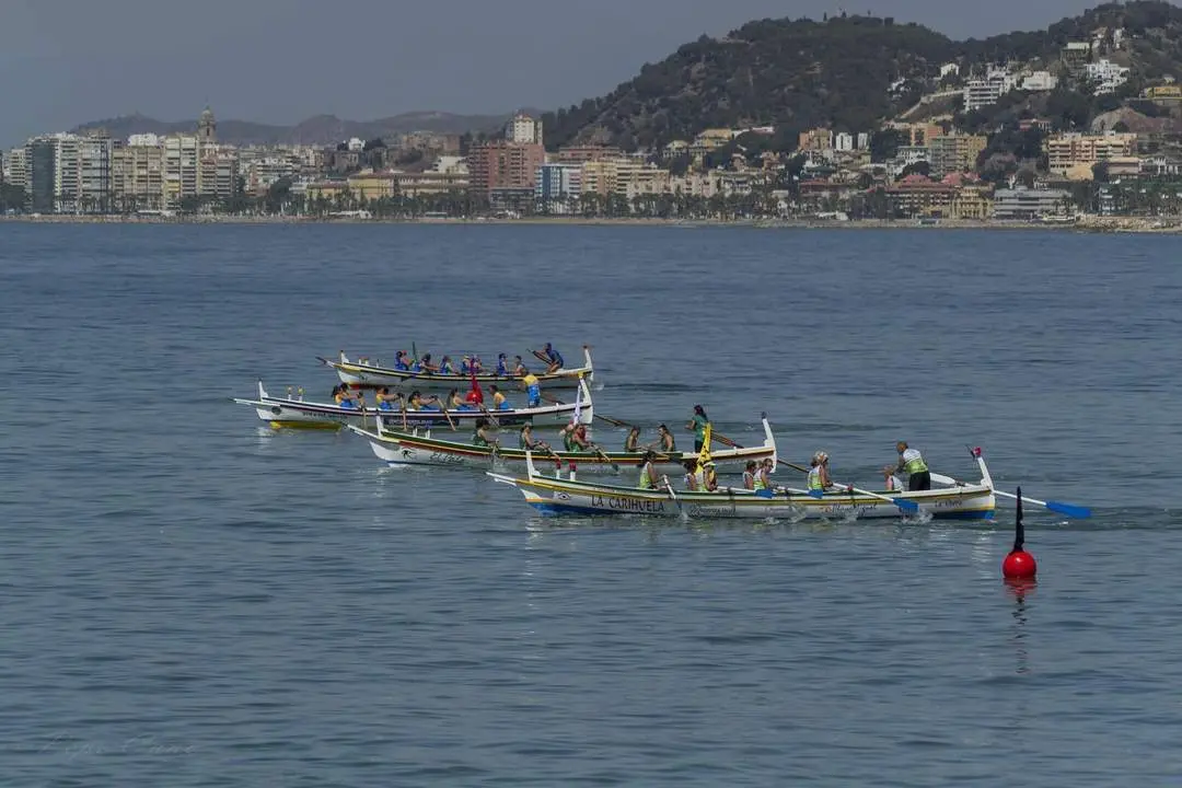 Las j&aacute;begas ya visten las aguas malague&ntilde;as de tradici&oacute;n y deporte