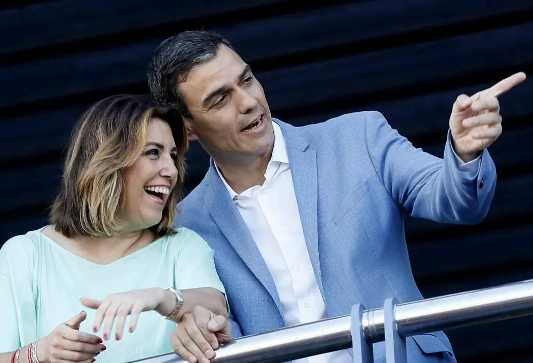 Susana D&iacute;az y Pedro S&aacute;nchez en el mitin celebrado el mi&eacute;rcoles de la semana pasada en Sevilla. - Jos&eacute; Manuel Vidal/EFE
