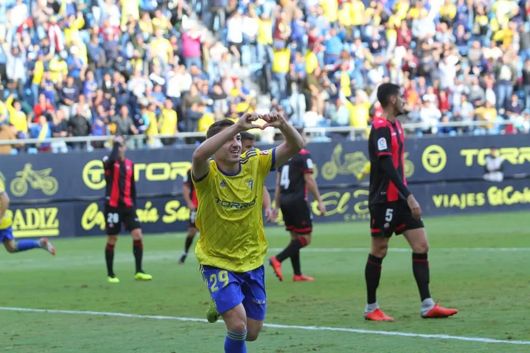 Manu Vallejo y Lekic dan otro triunfo al C&aacute;diz CF