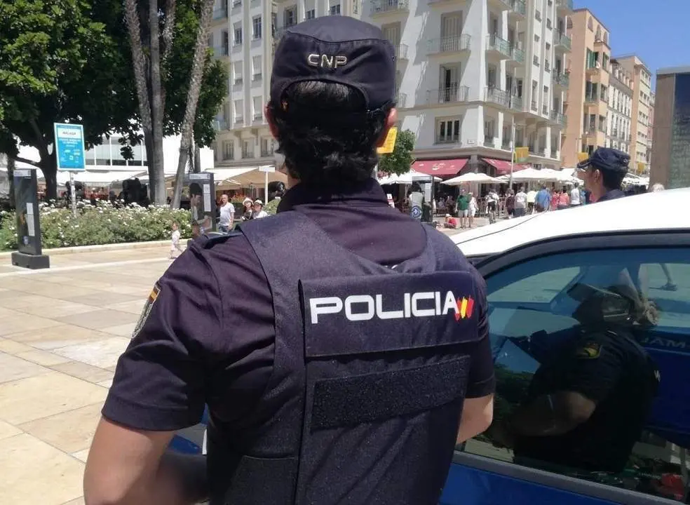 Polic&iacute;a Nacional.  - VM
