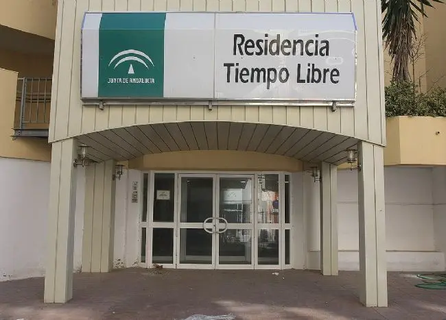 La residencia lleva ya casi dos a&ntilde;os sin actividad, desde que cerr&oacute; sus puertas en noviembre de 2007. - IJ Poveda