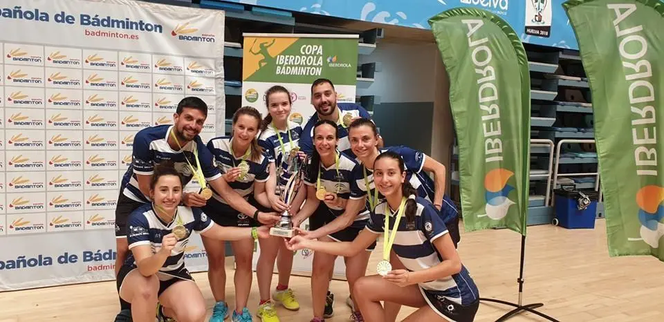 El IES La Orden de Huelva, tras la victoria. - Badminton laorden.