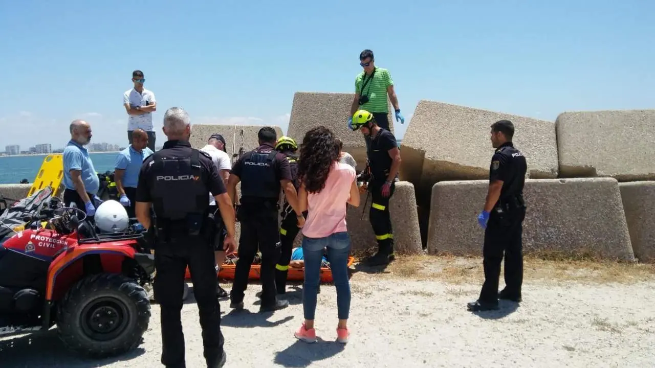 Rescatado el cad&aacute;ver de un hombre en La Puntilla
