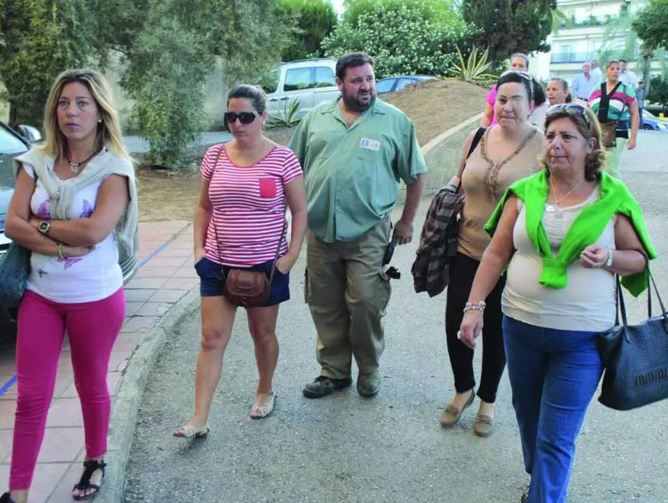 Roc&iacute;o y su familia a su llegada a la Audiencia para el juicio por el suceso en el que perdi&oacute; un ojo.  - Viva Jerez