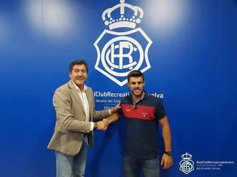 Miguel Cera y Gustavo Quezada refuerzan el centro del campo