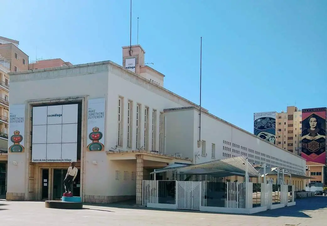 CAC M&aacute;laga.  - S. L&aacute;zaro