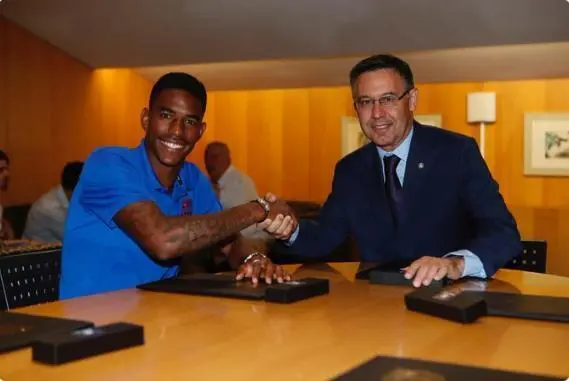 Fichaje de J&uacute;nior Firpo. - Twitter JM Bertomeu