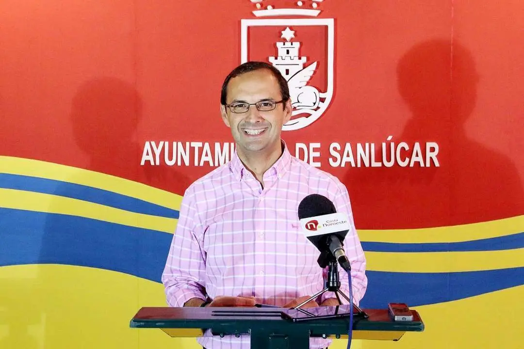 El alcalde de Sanl&uacute;car de Barrameda, V&iacute;ctor Mora - A. I.