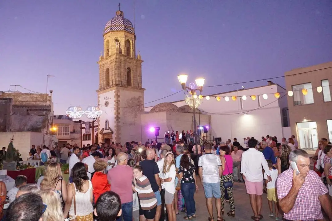 La plaza de la Merced amenizada durante la Fiesta de la Urta - Viva Rota