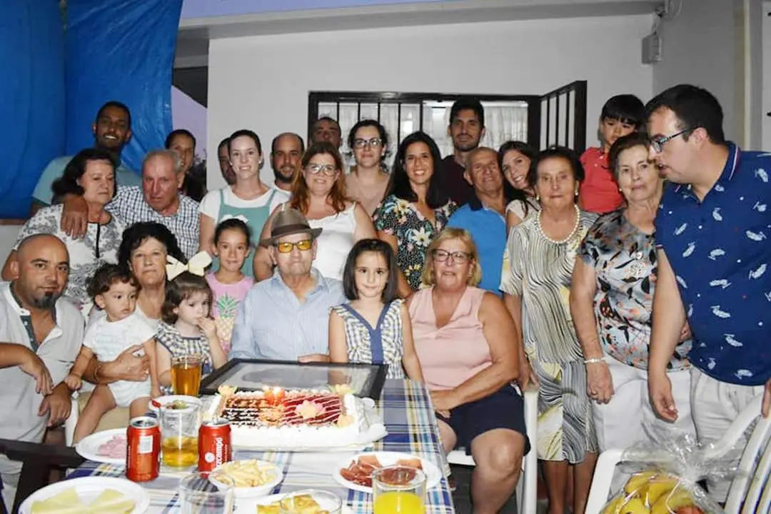 Jos&eacute; Vidal Barba, rodeado de familiares en su 95 cumplea&ntilde;os - Guancho Ib&aacute;&ntilde;ez