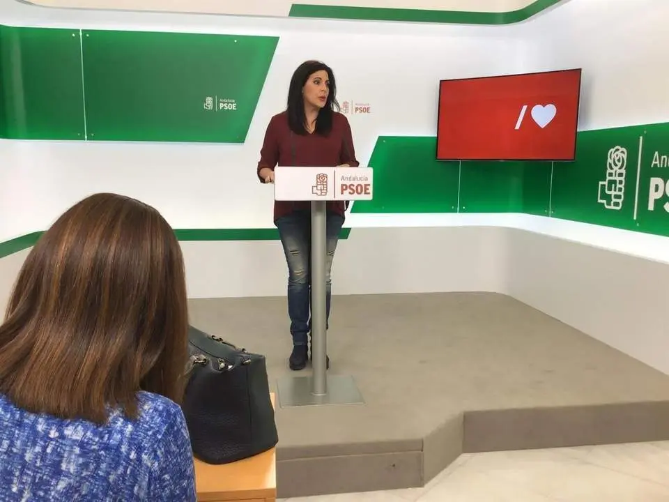 D&iacute;az aviva el incendio en el PSOE: ahora aparta a M&aacute;rquez y F&eacute;rriz
