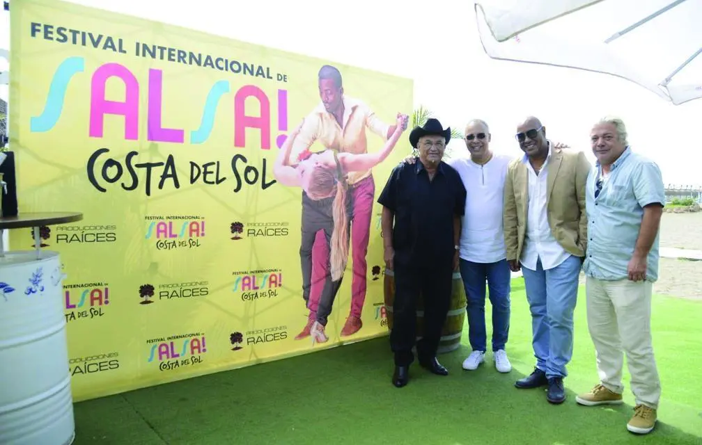 Presentaci&oacute;n del evento, con Eliades Ochoa e Isaac Delgado, a la que acudi&oacute; tambi&eacute;n el edil de Cultura, David Tejeiro. - VM