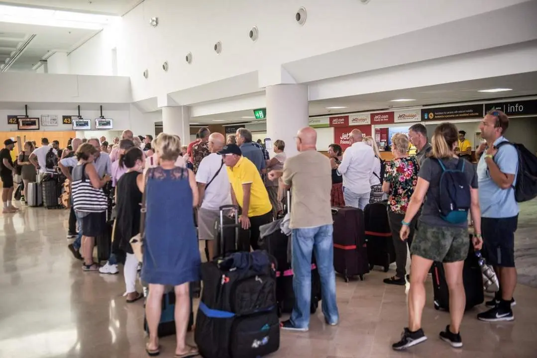 Pasajeros afectados en Espa&ntilde;a por la quiebra.  - EFE