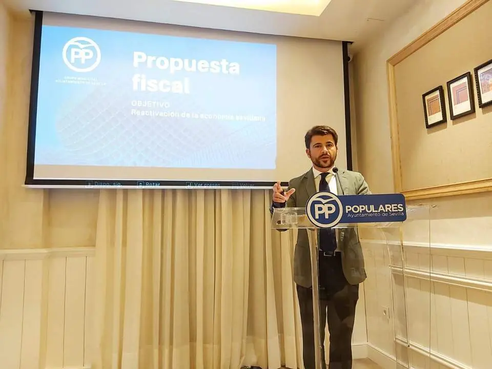 Beltr&aacute;n P&eacute;rez en rueda de prensa. - PP