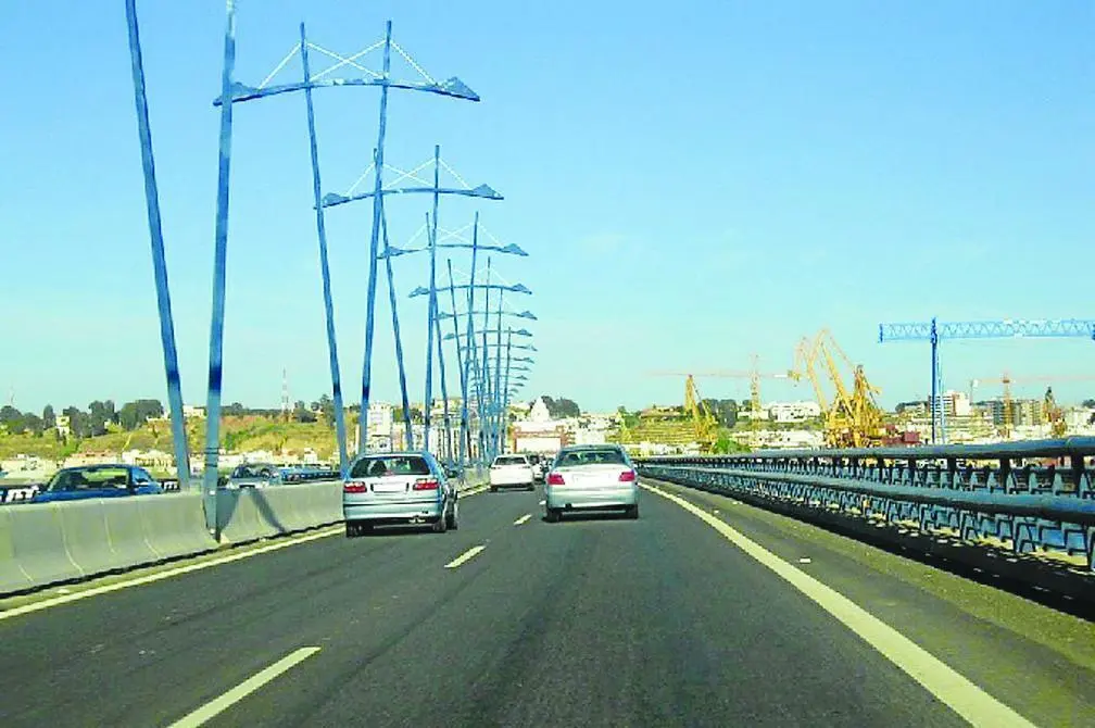Tr&aacute;fico en el Puente del Odiel - VH