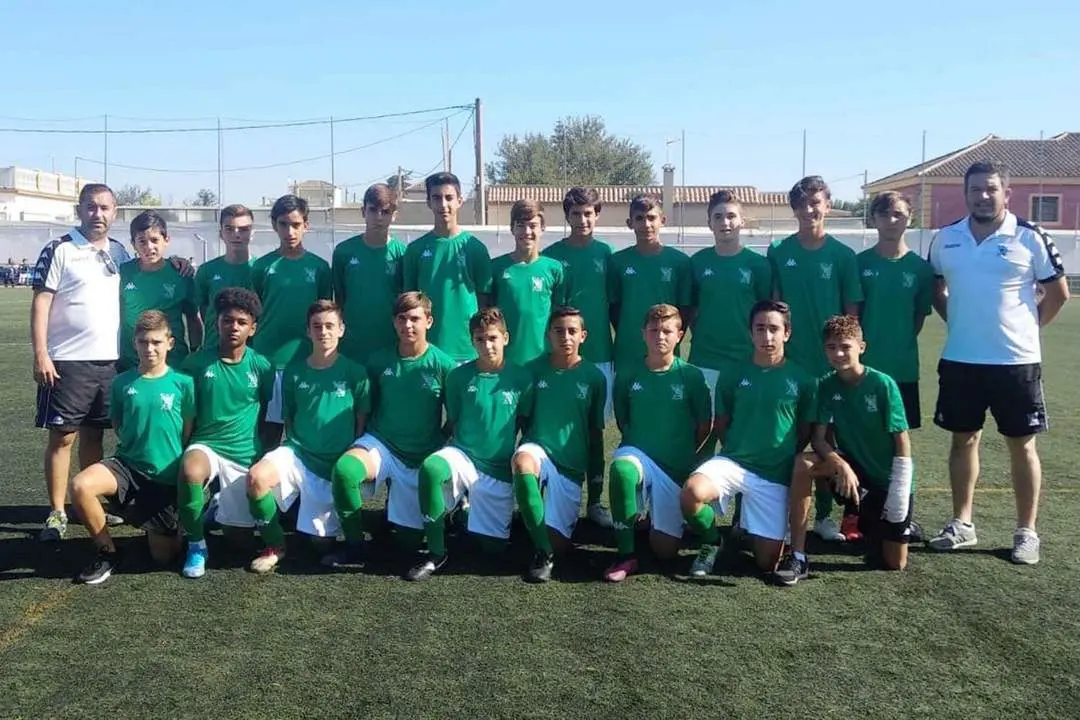 El equipo infantil A del Atl&eacute;tico Sanluque&ntilde;o antes del partido - A. I.