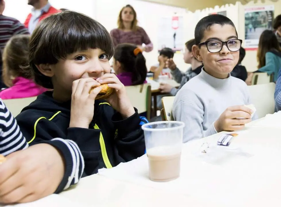 Campa&ntilde;a 'Ning&uacute;n ni&ntilde;o sin bigote'. - VH